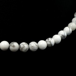 collier en howlite boules de 4mn